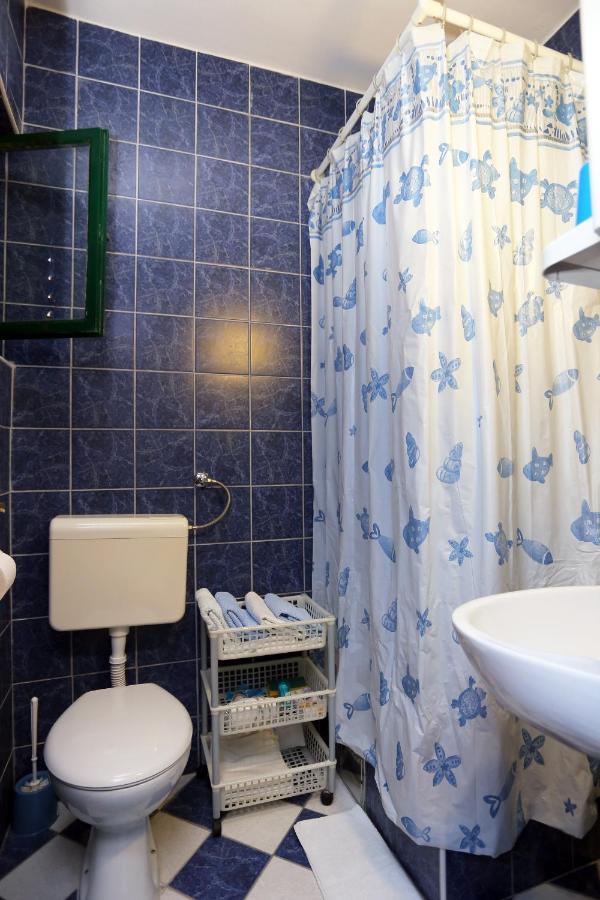 Apartments And Rooms With Parking Space Makarska - 18028 Buitenkant foto